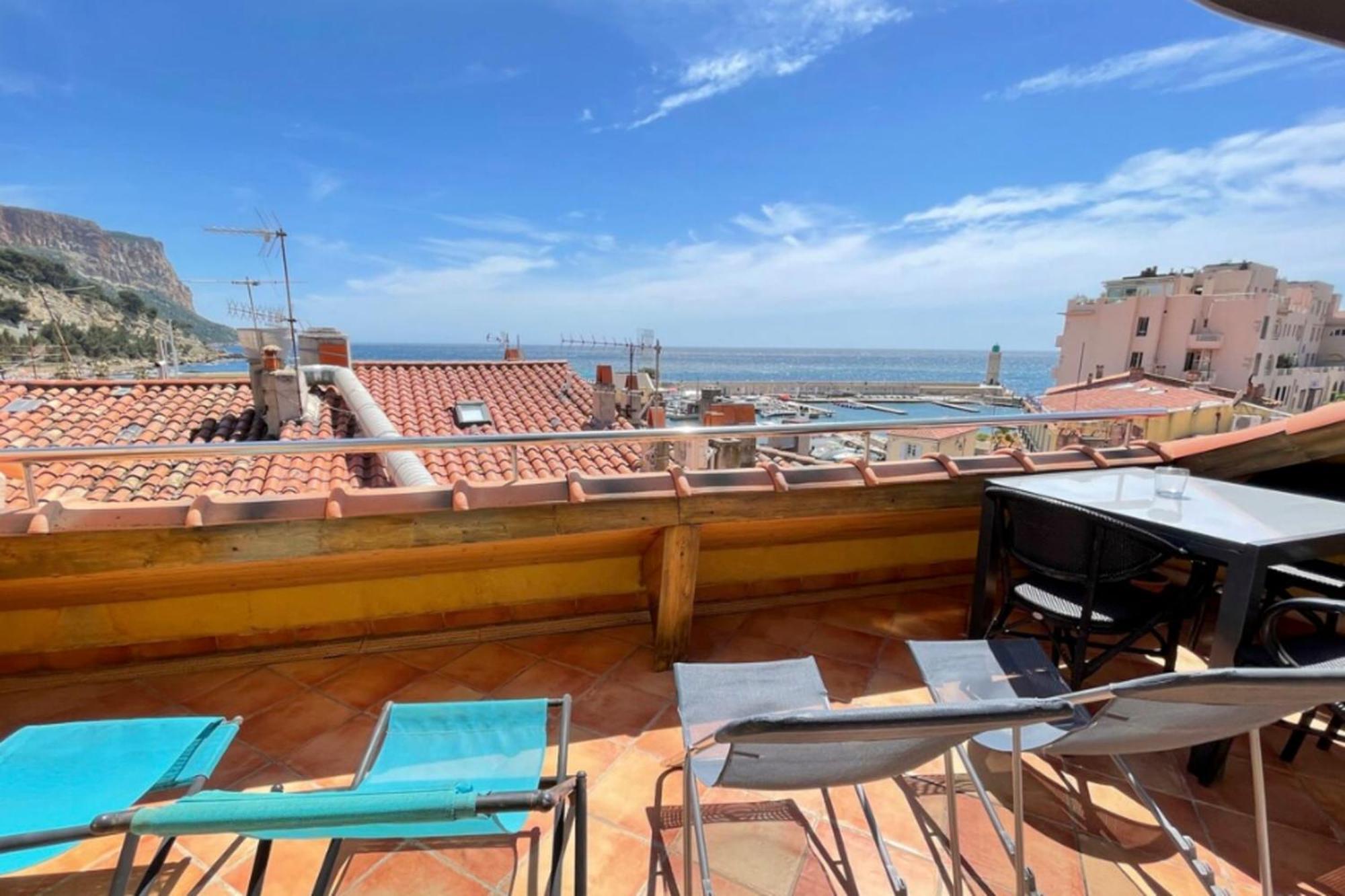 La Perle De Cassis - Terrace With Sea View Apartment Bagian luar foto